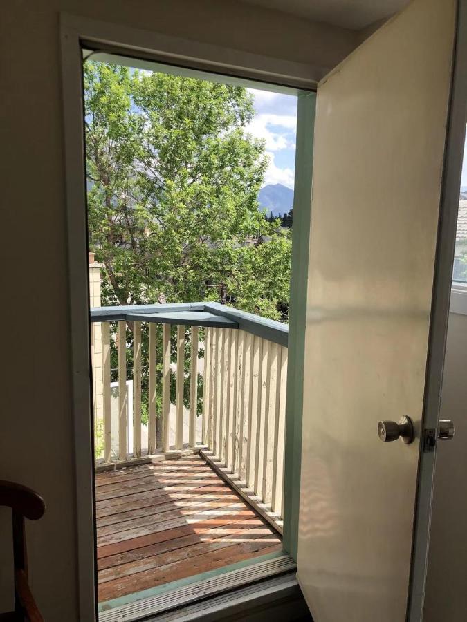 Apartamento Unit #302 Mountain View 2 Beds In Dt Canmore Exterior foto