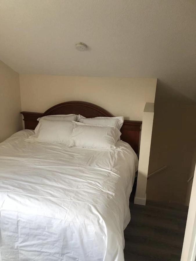 Apartamento Unit #302 Mountain View 2 Beds In Dt Canmore Exterior foto