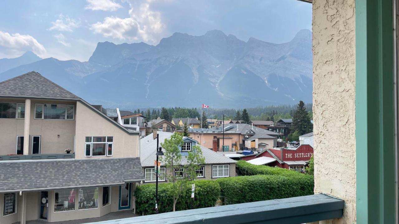 Apartamento Unit #302 Mountain View 2 Beds In Dt Canmore Exterior foto